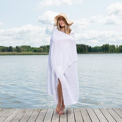 Biały ręcznik plażowy